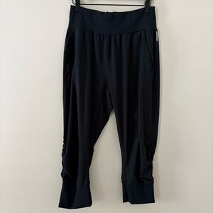 ZELLA Women's Black‎ Eclipse MOVE IT Ruched Capri Pants Size S